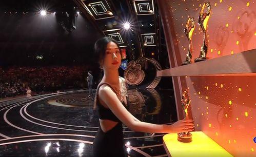 娱乐圈吃瓜王鹤棣虞书欣,娱乐圈的甜蜜瓜田，甜蜜蜜的瓜事揭秘